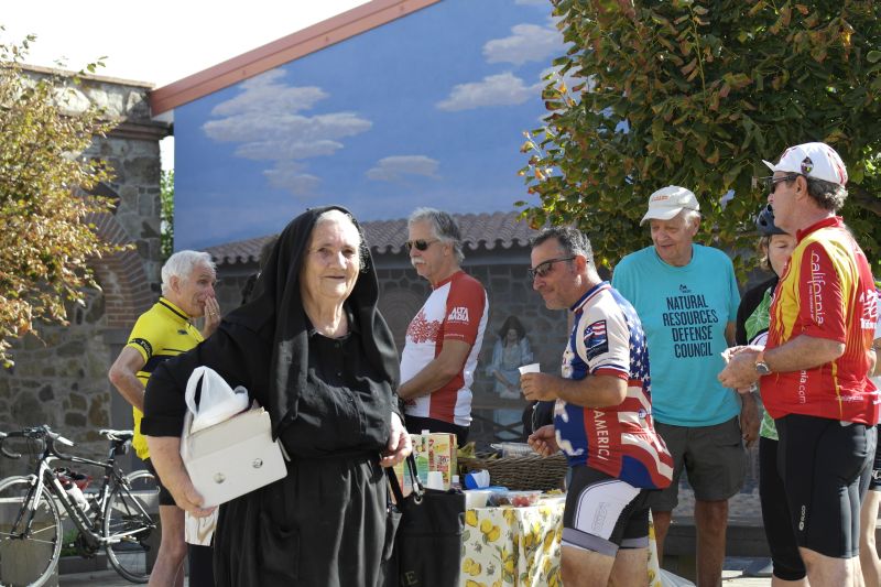 Cicloturisti a Villaurbana, Sardegna